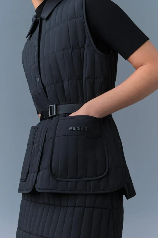 HELIA Light Down Vertical Quilted Vest