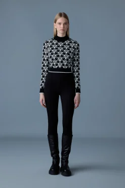 LAN-SF Snowflake Jacquard knit top