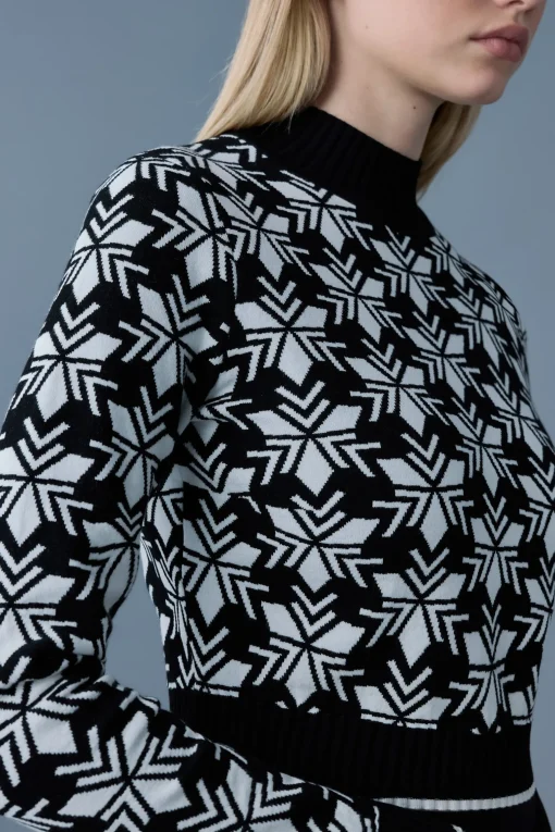 LAN-SF Snowflake Jacquard knit top