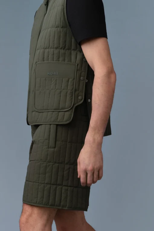 LEVI Light Down Vertical Quilted Vest