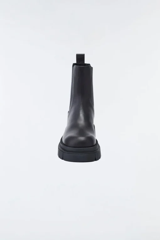STORM unlined lug sole (R) Leather Chelsea boot for women