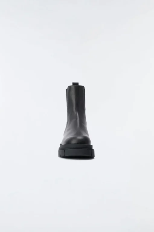 STORM unlined lug sole (R) Leather Chelsea boot for men