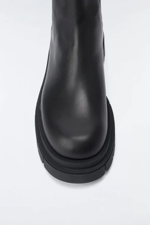 STORM unlined lug sole (R) Leather Chelsea boot for men