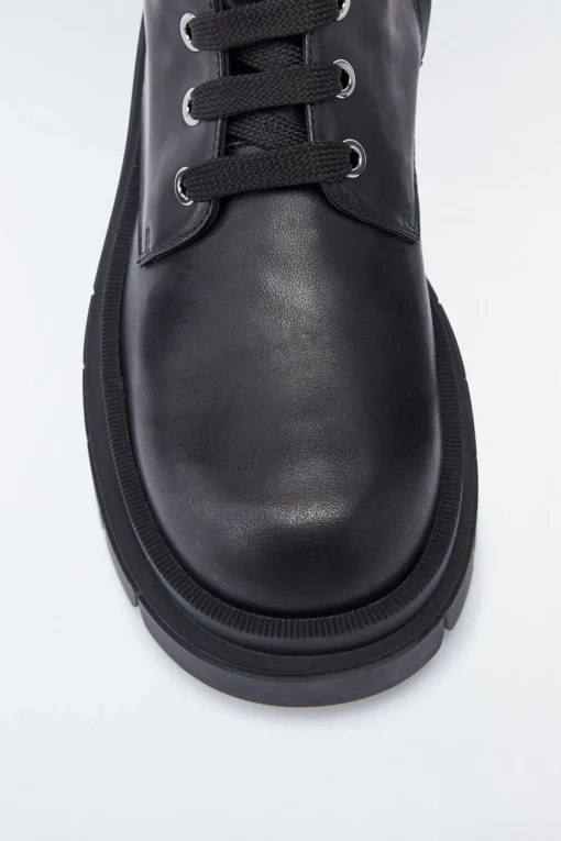 WARRIOR unlined lug sole (R) Leather combat boot for men